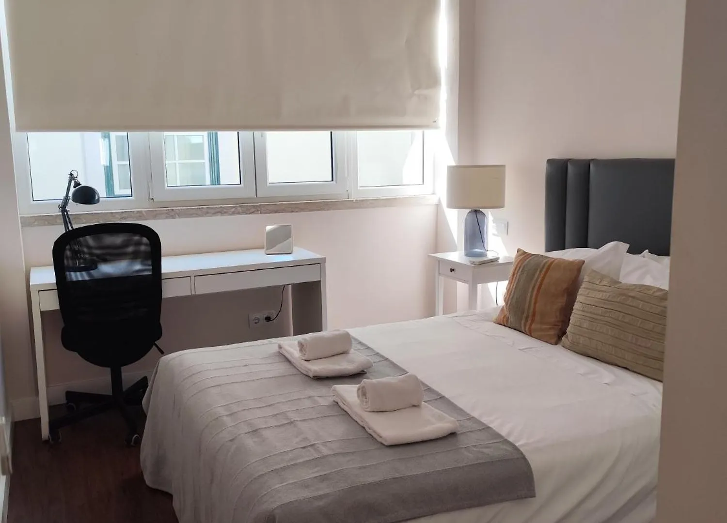 Apartment City Center Apt With Elevator Your Office InLissabon